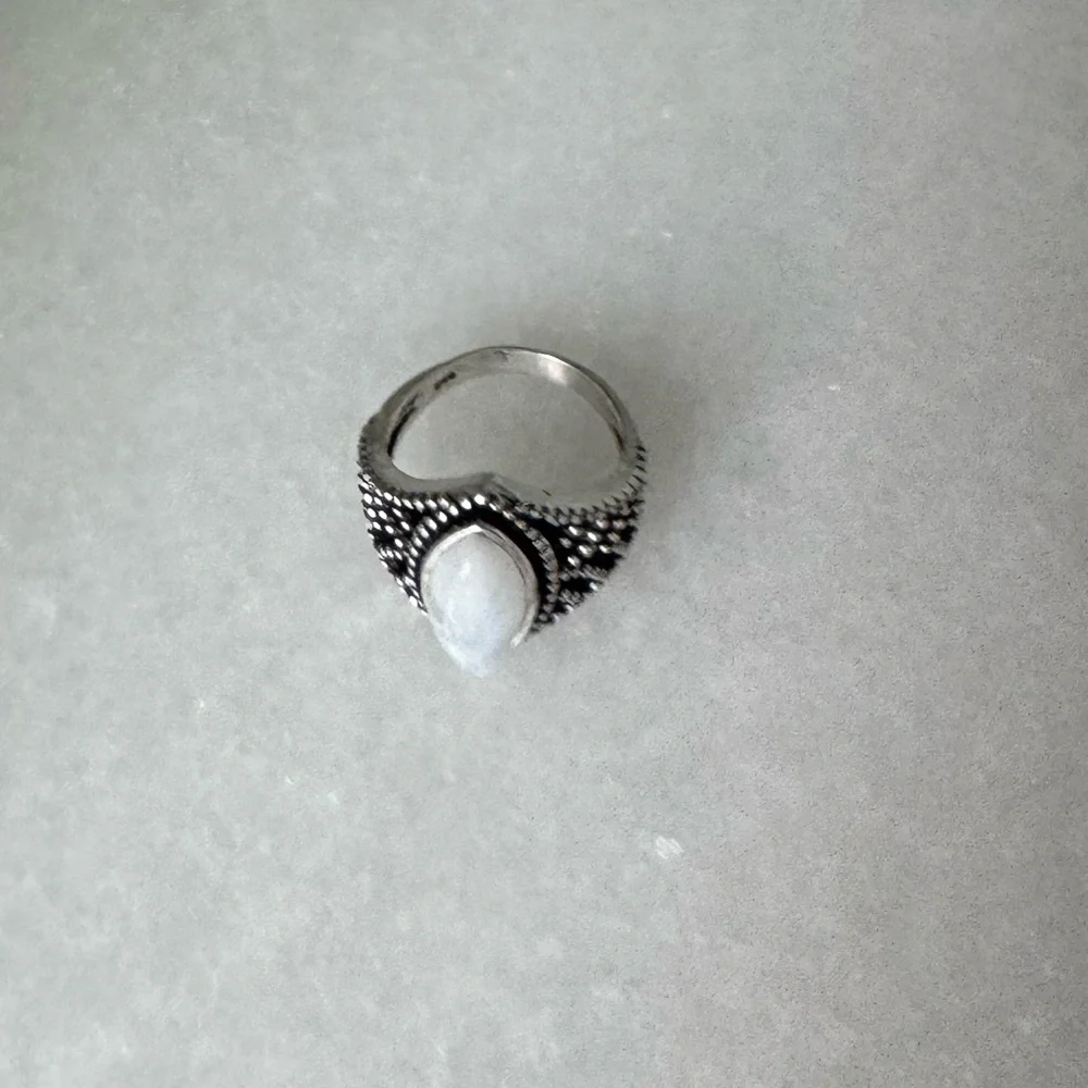 NWOT Sundance Rainbow Reign Ring, Rainbow Moonstone, Sterling Silver - Picture 3 of 7